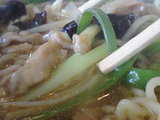 「チャイノス」肉細切りラーメンUP
