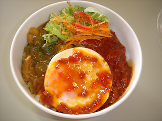 「Lunch up」ロコモコ&グリーンカレー