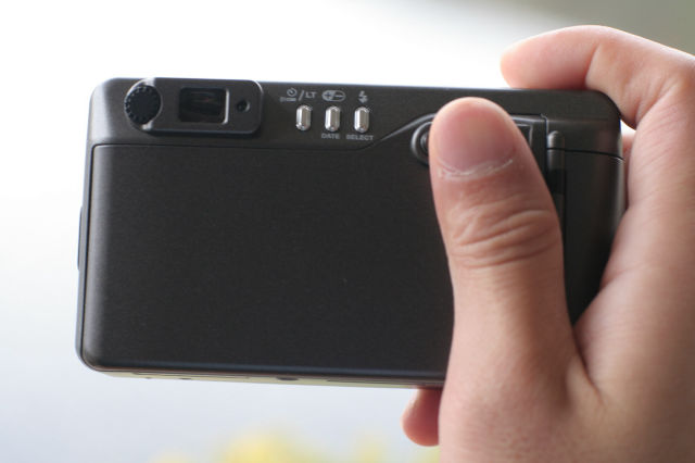 KYOCERA Tzoom レビュー(1) 安っぽさ大幅改善 : YASHICA FX-3 KYOCERA Tzoom レビュー(1) 安っぽさ大幅改善 : YASHICA FX-3