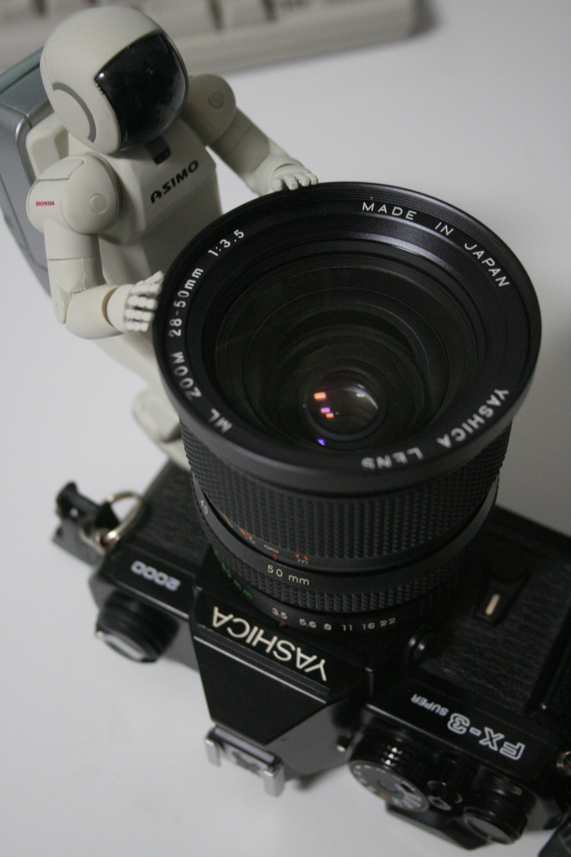 Yashica ML ZOOM 28-50mm f3.5 新規購入 : YASHICA FX-3とMLレンズ Yashica ML ZOOM 28-50mm f3.5 新規購入 : YASHICA FX-3とMLレンズ