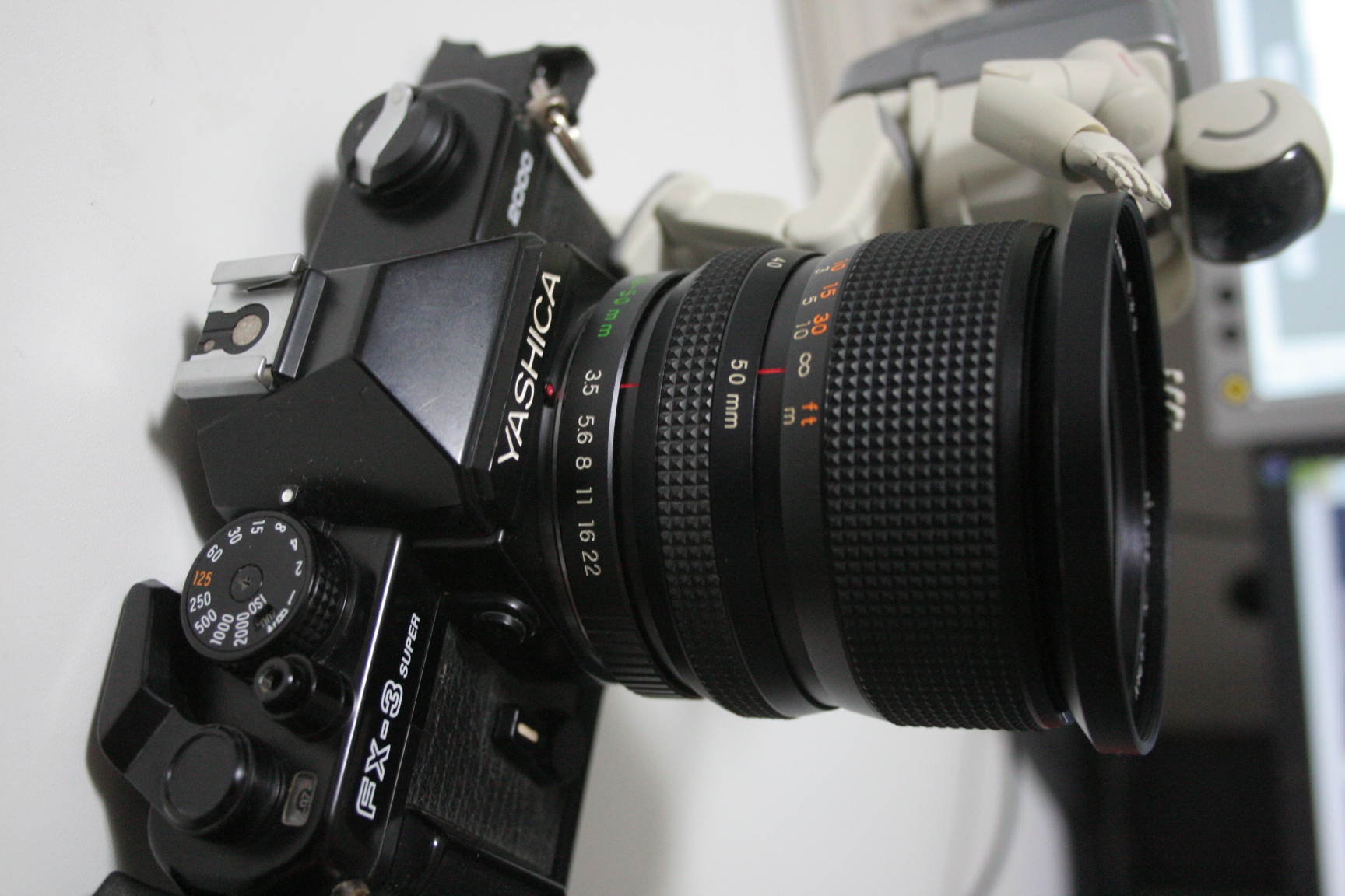 Yashica ML ZOOM 28-50mm f3.5 新規購入 : YASHICA FX-3とMLレンズ Yashica ML ZOOM 28-50mm f3.5 新規購入 : YASHICA FX-3とMLレンズ