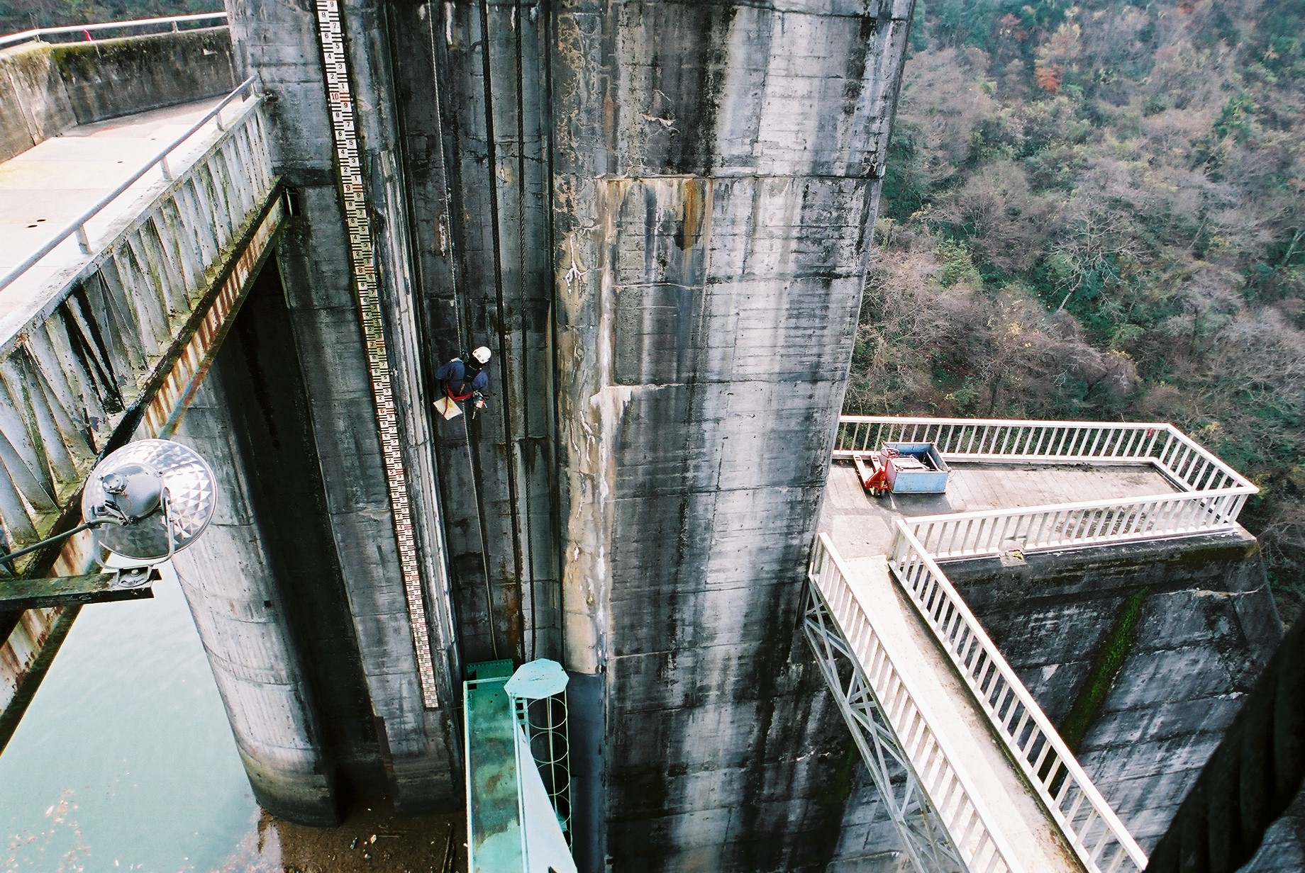 描画がパキパキに硬い? Yashica ML 21mm f3.5 : YASHICA FX-3と 描画がパキパキに硬い? Yashica ML 21mm f3.5 : YASHICA FX-3と