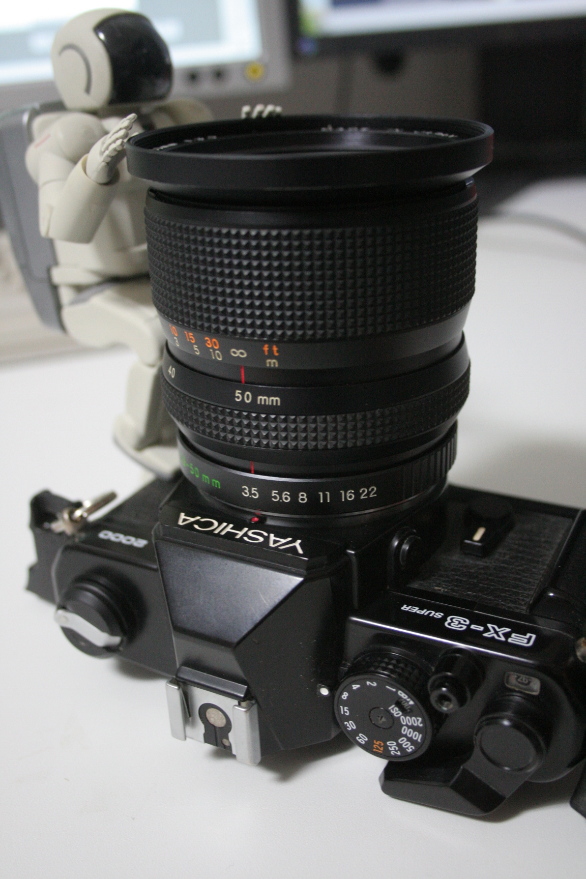 Yashica ML ZOOM 28-50mm f3.5 新規購入 : YASHICA FX-3とMLレンズ Yashica ML ZOOM 28-50mm f3.5 新規購入 : YASHICA FX-3とMLレンズ