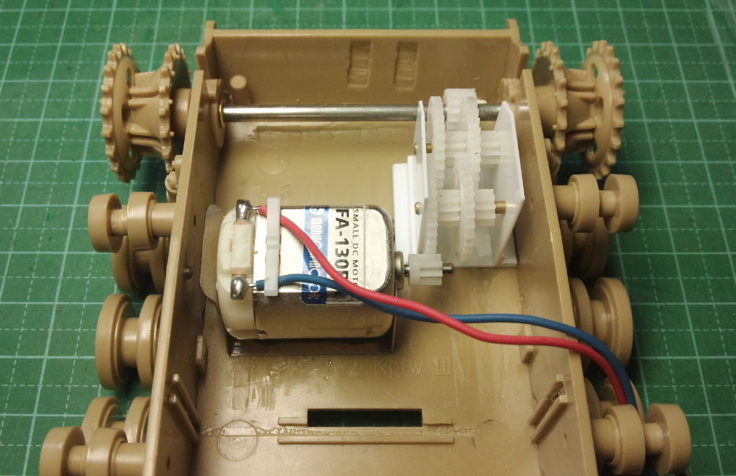 1/35 タミヤ ドイツ3号突撃砲G型戦車 シングルモーターライズ