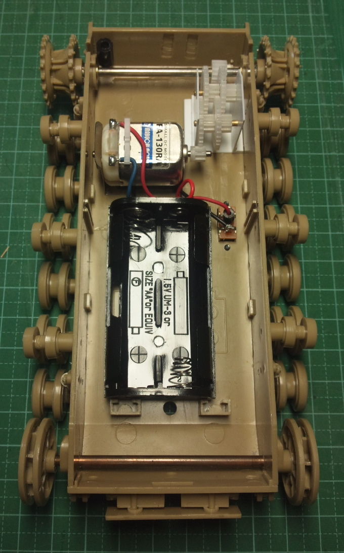 1/35 タミヤ ドイツ3号突撃砲G型戦車 シングルモーターライズ
