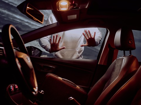 photo-1594394874672-239f6deae764