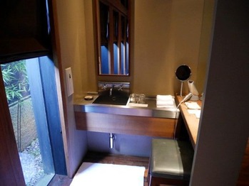 P1140997 (Custom) (Custom)