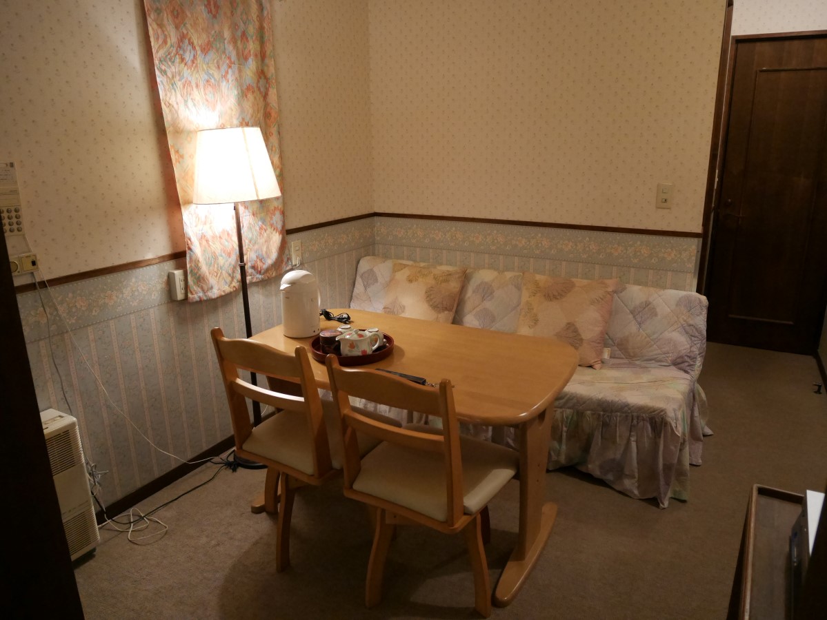 18 8 オーベルジュ ビストロ フィガロ お部屋 うひひの日 温泉宿泊レポ