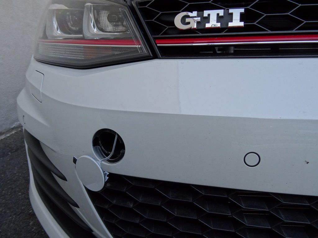 Golf GTI、牽引フックの取り付け : 日常とプログラム 50.1.0