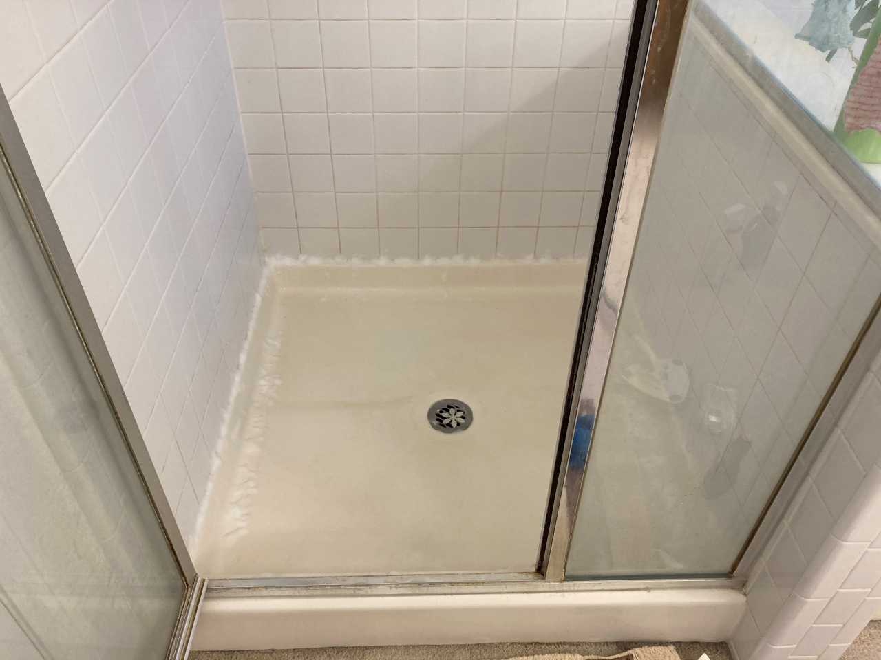 シャワールームのコーキングをやり直しました 微事ログ エクスプローラーズ