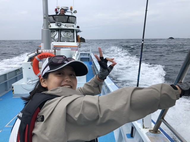 私を沖磯に釣れてって エビちゃん編 １ ウキフカセ100