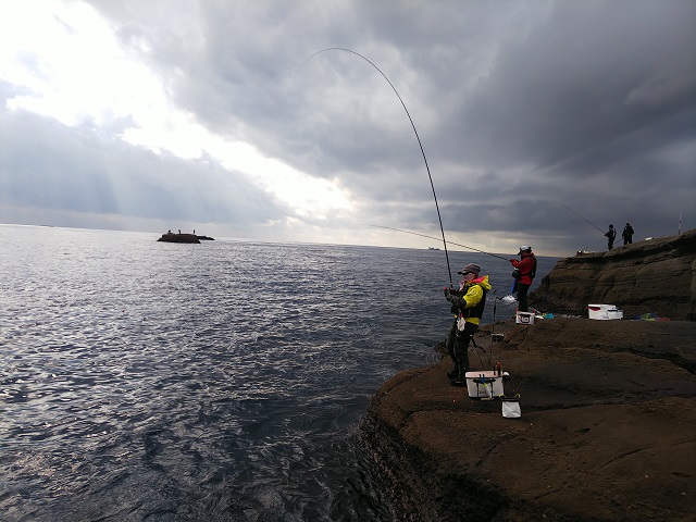 1 11 南伊豆入間釣行 タタミ根編 ウキフカセ100