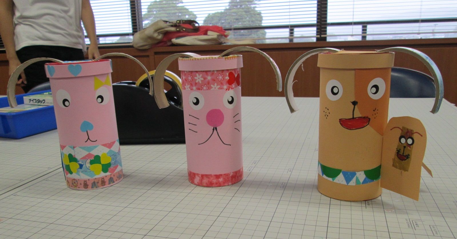 小学生夏休み工作教室 みみが動くウサギ イヌの貯金箱 終了しました うきは市立図書館ブログ 小学生夏休み工作教室 みみが動くウサギ イヌの貯金箱 終了しました うきは市立図書館ブログ