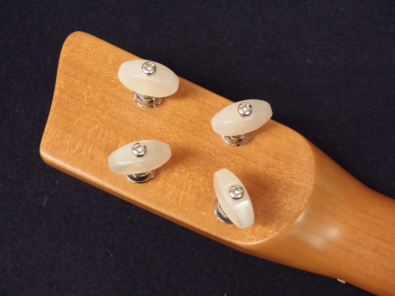 Cheezy Ukulele Curly Koa Soprano ウクレレに囲まれて Ukulele Mania スタッフのブログ Cheezy Ukulele Curly Koa Soprano ウクレレに囲まれて Ukulele Mania スタッフのブログ