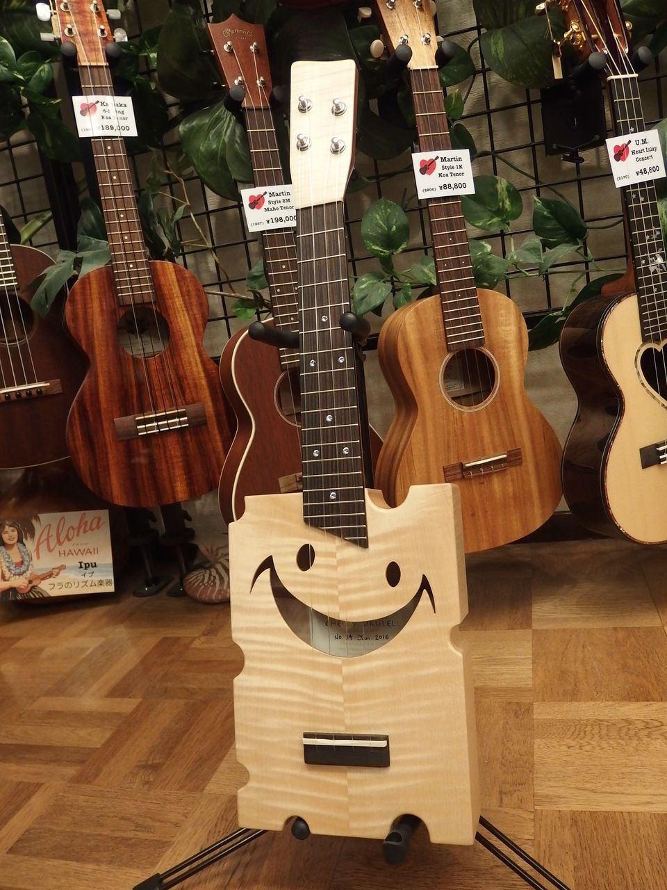 Cheezy Ukulele Sycamore Concert ウクレレに囲まれて Ukulele Mania スタッフのブログ Cheezy Ukulele Sycamore Concert ウクレレに囲まれて Ukulele Mania スタッフのブログ