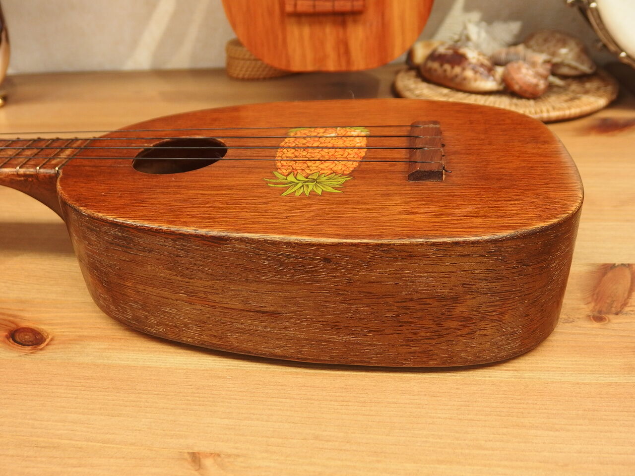 Kamaka Vintage 1920's Pineapple Soprano w/Decal (#4688