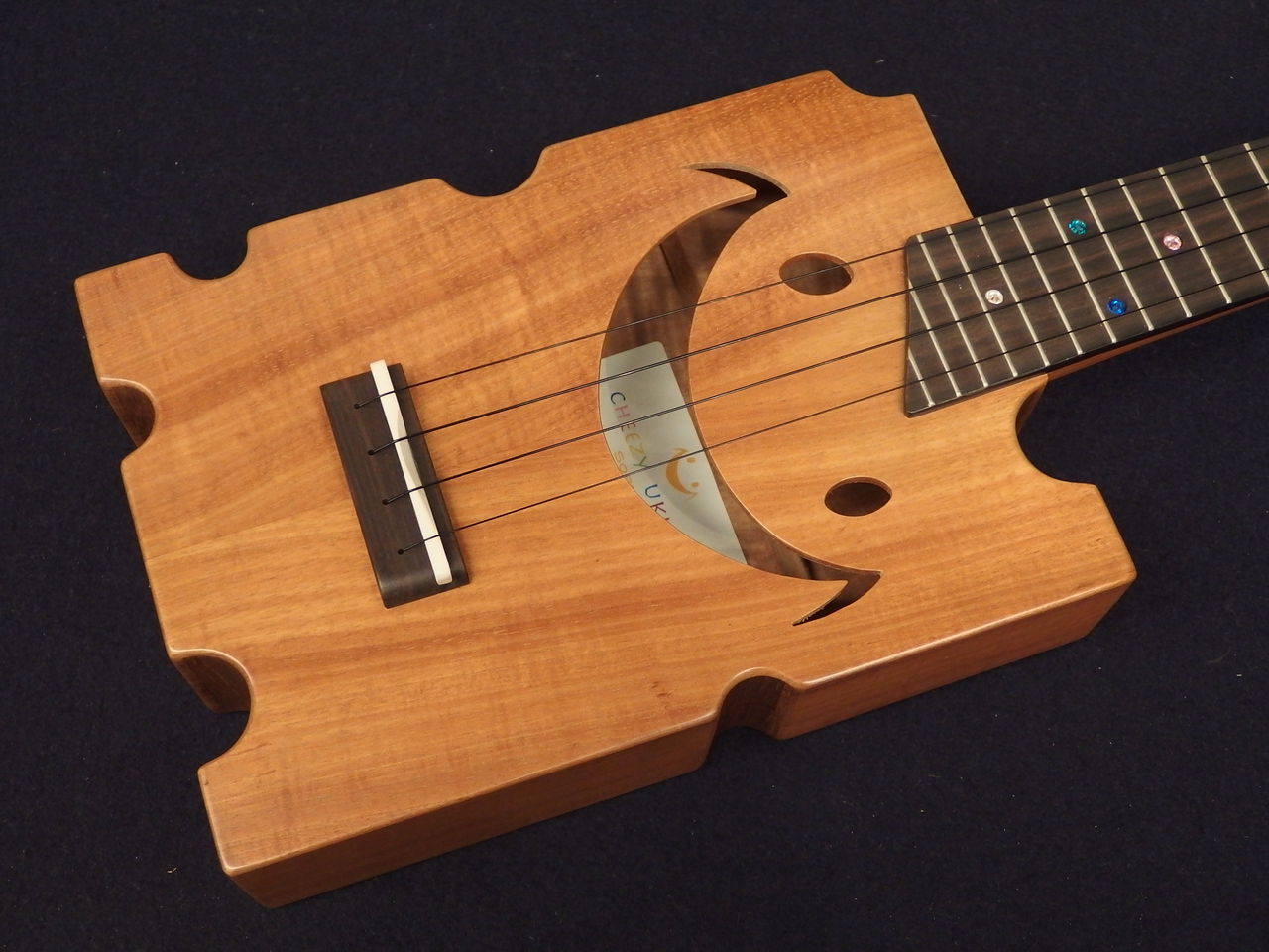 Cheezy Ukulele Curly Koa Soprano ウクレレに囲まれて Ukulele Mania スタッフのブログ Cheezy Ukulele Curly Koa Soprano ウクレレに囲まれて Ukulele Mania スタッフのブログ