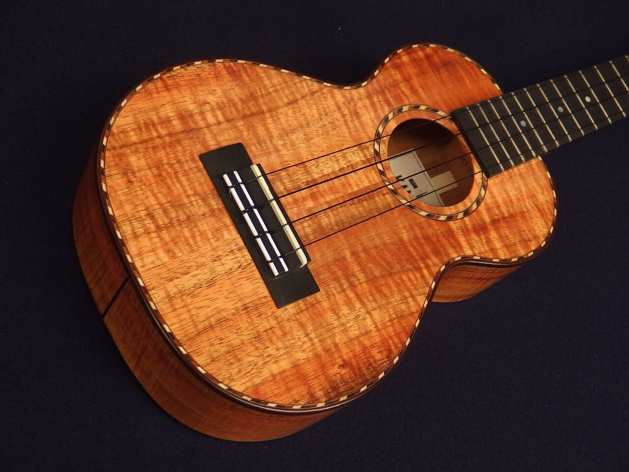 KAMAKA ひきずっ ウクレレ 2010年製 コンサートロングネック