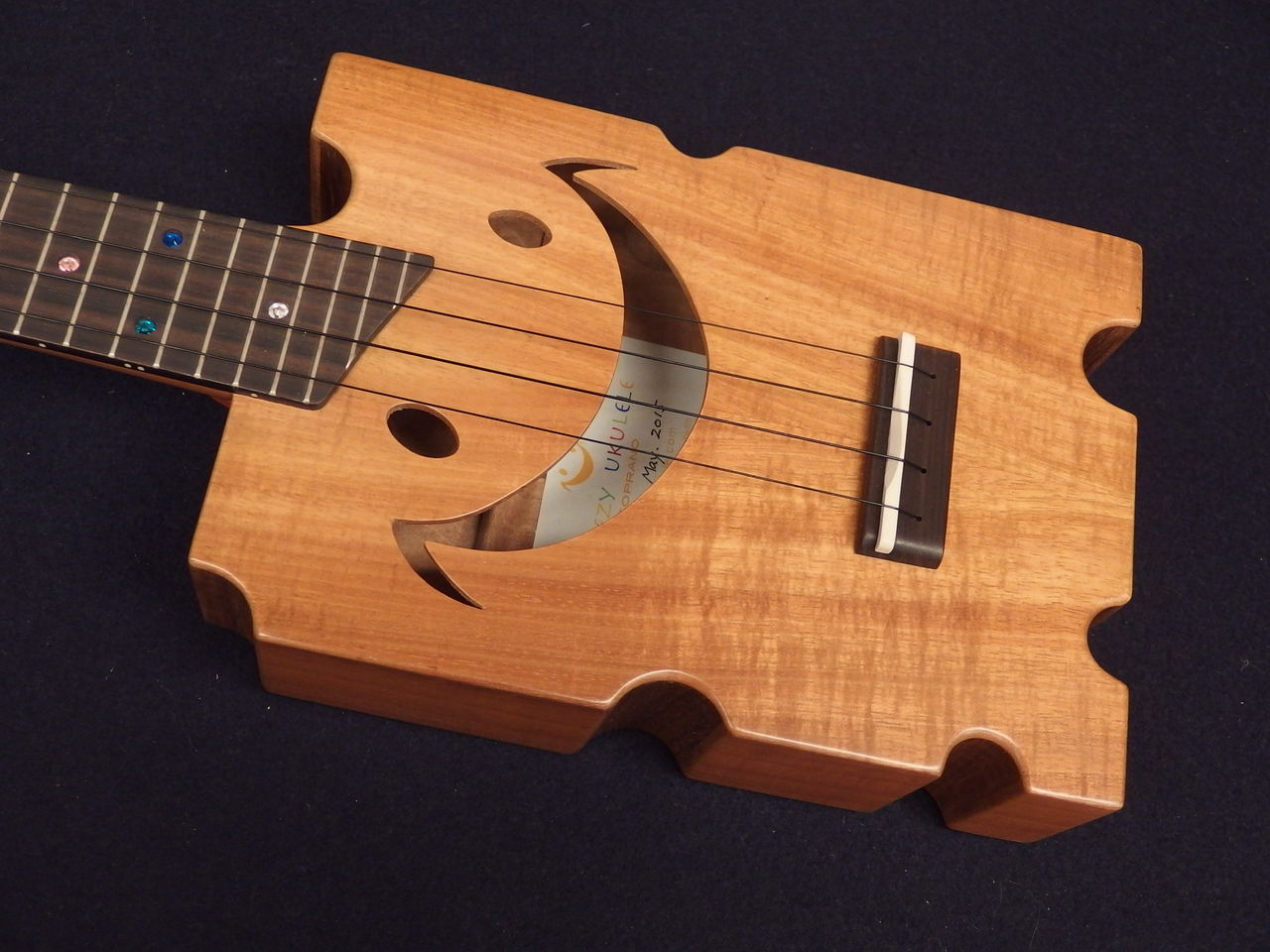 Cheezy Ukulele Curly Koa Soprano ウクレレに囲まれて Ukulele Mania スタッフのブログ Cheezy Ukulele Curly Koa Soprano ウクレレに囲まれて Ukulele Mania スタッフのブログ