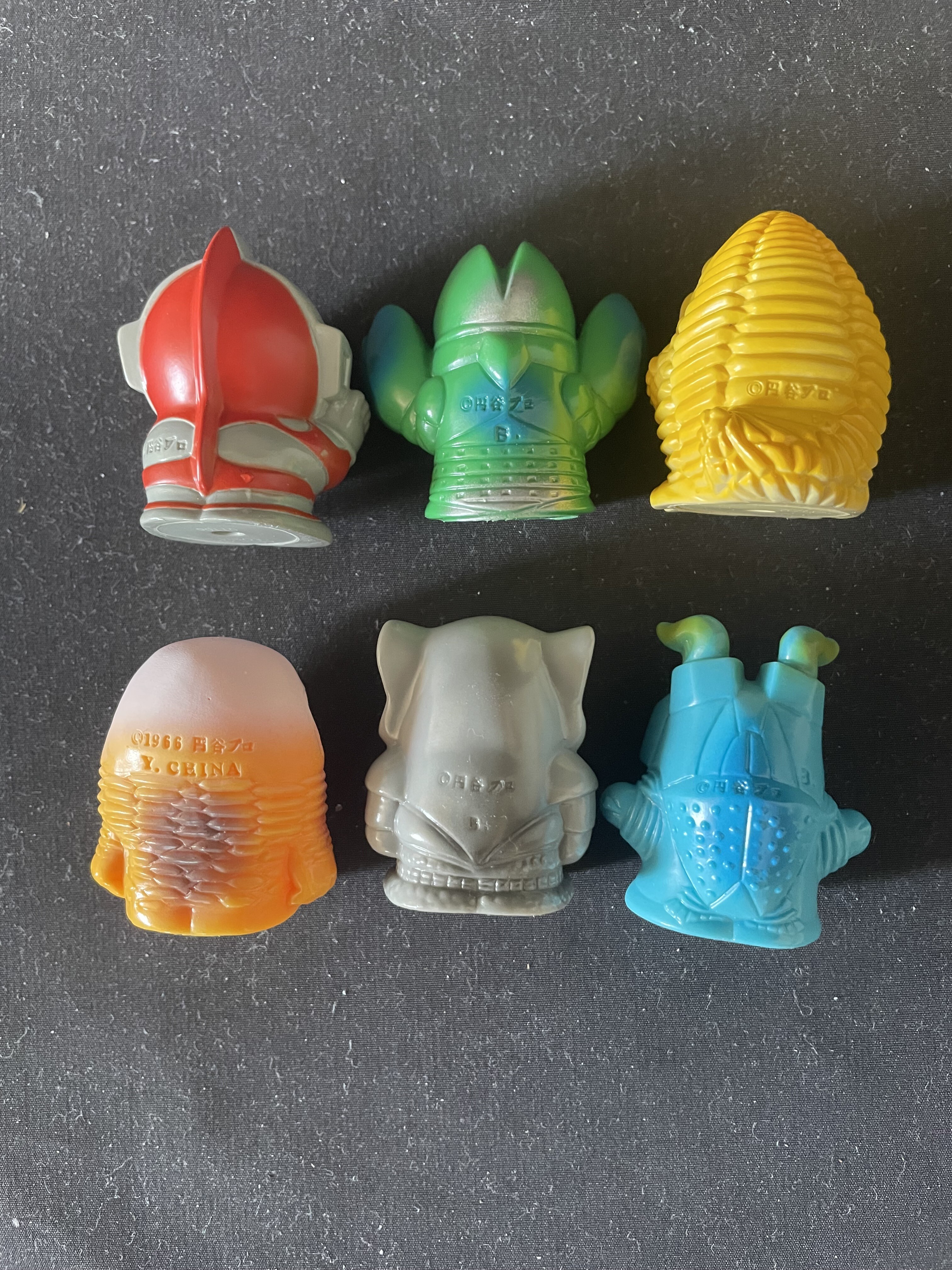 昔懐かしい伝説の指人形をアレンジ！ウルトラ怪獣 ミニソフビ