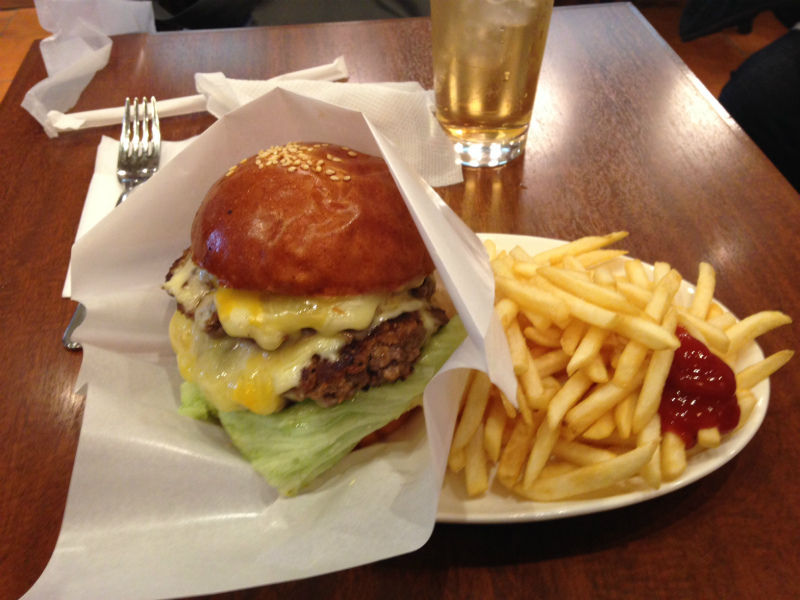 洋光台 パスタイムにてダブルチーズバーガーセットを味わう ランチの王様 洋光台 パスタイムにてダブルチーズバーガーセットを味わう ランチの王様