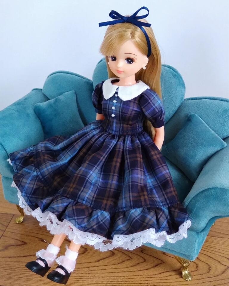 ブルーのチェックワンピース✕レースエプロンセット[リカちゃん