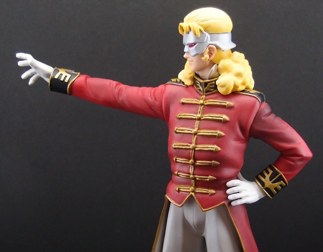 DXF 機動戦士ガンダムUC Vol.1 フル・フロンタル : フィギュアが増えて