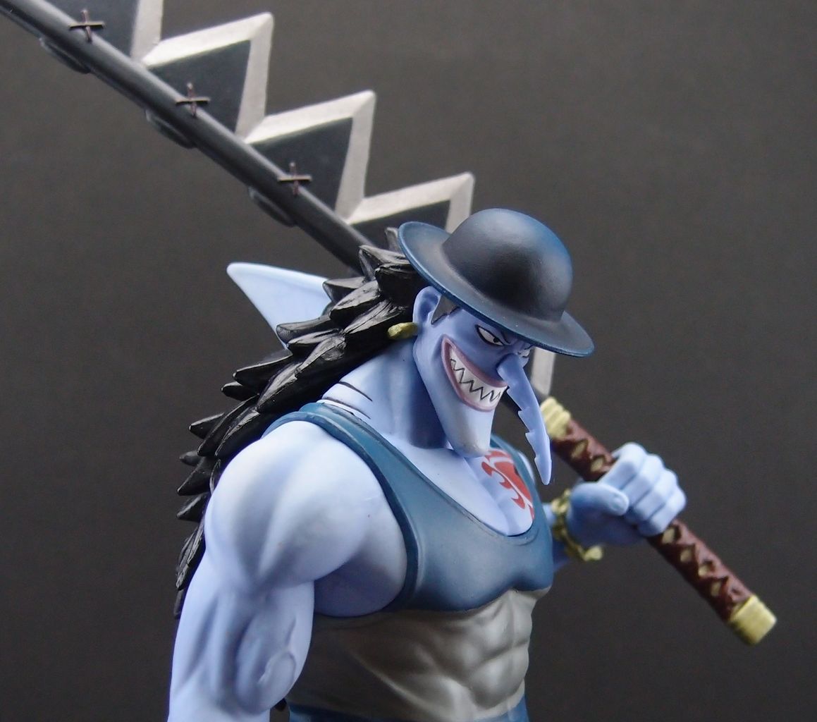 DXF The grandline men Vol.15 アーロン : フィギュアが増えていく