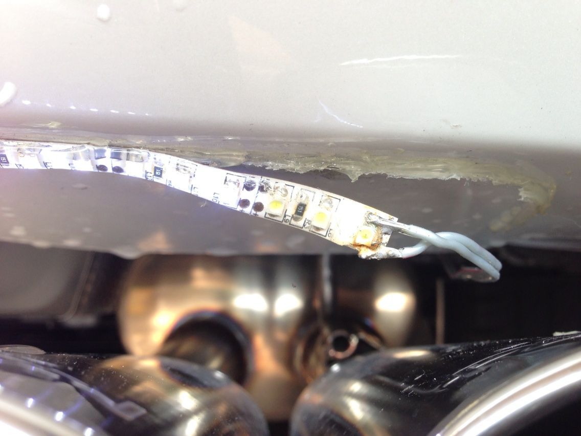 アンダーネオン不具合 プリウスaカスタム 教祖の不本意な車で行こう