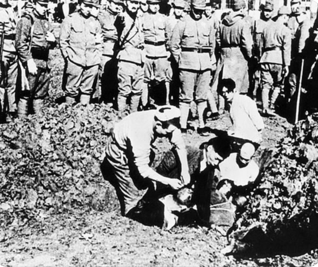 「南京大虐殺で日本軍によって生き埋めにされた中国人」の画像がXで紹介されてるけど本当かこれ？
