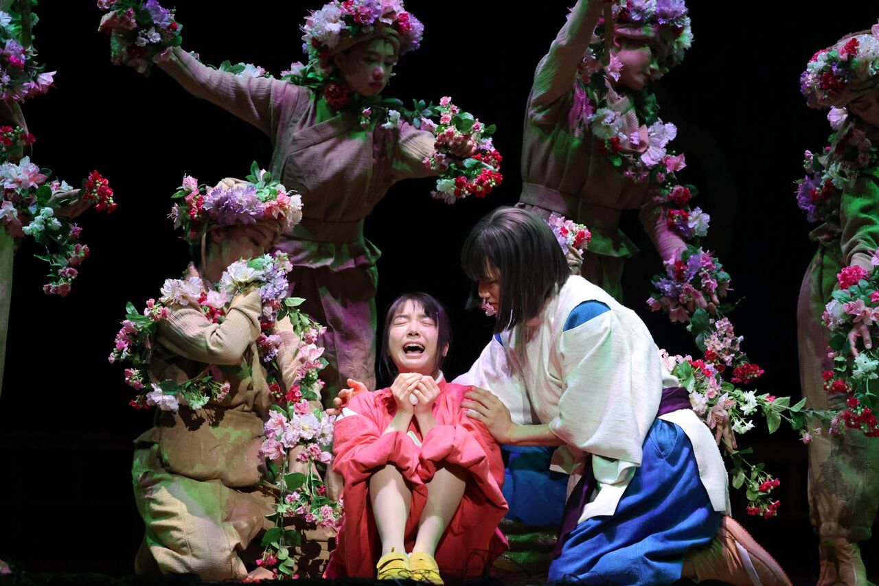【画像】橋本環奈主演の舞台版『千と千尋の神隠し』がこちらｗｗｗｗｗｗｗｗｗｗｗｗｗ