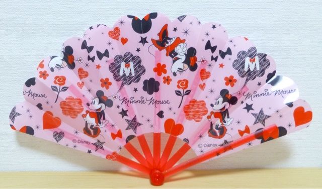 ダイソー防水扇子ミッキーａとミニーちゃん貰ったヨー 最新ミッキー虫ショットもね うみのくま