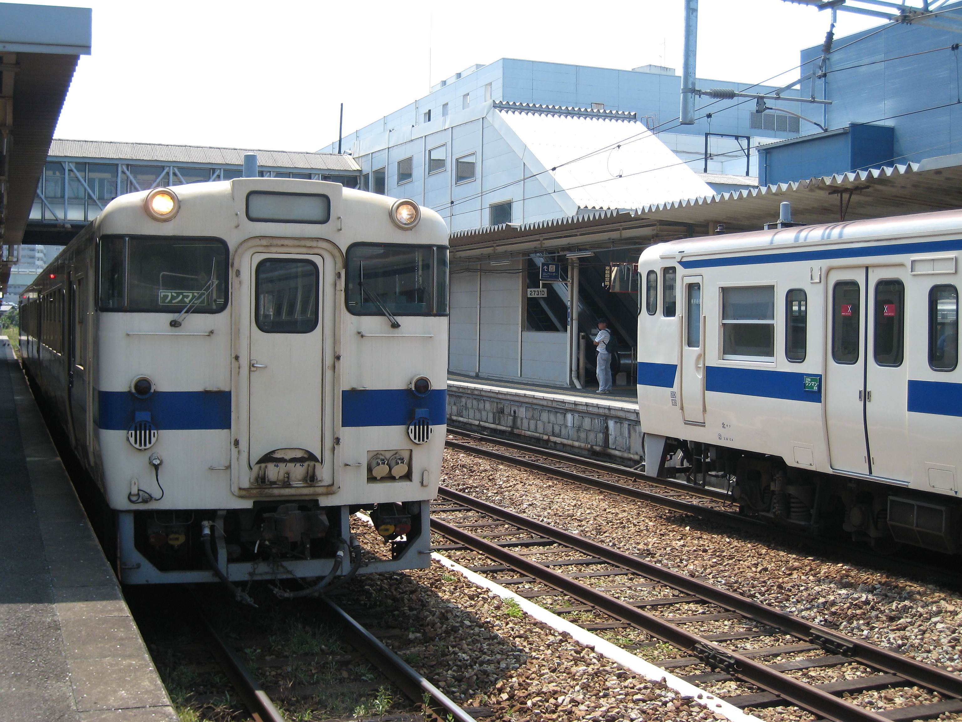 JR九州　普通列車　行先板　ワンマン　西戸崎　宇美 香椎線 - Wikipedia