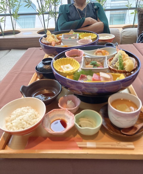 5B84845D-AF20-473F-BA09-8B332E1D92CE