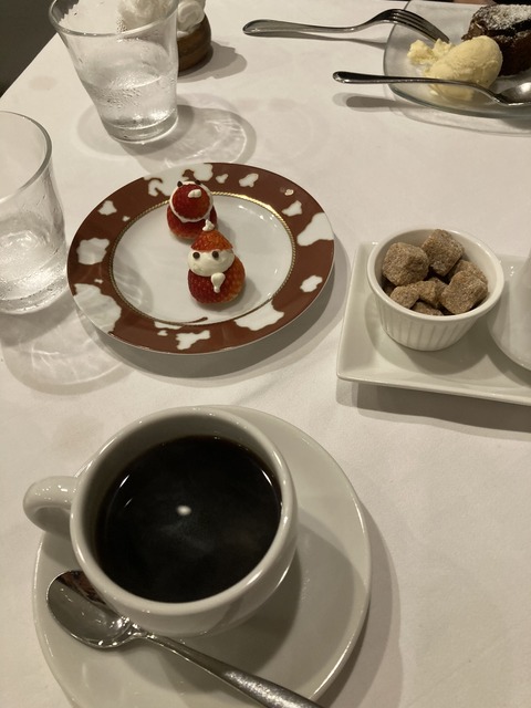 B50C7AF0-643E-44E5-B738-5F3BF2B4F75F