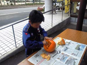 ���ܥ����󥿥�3