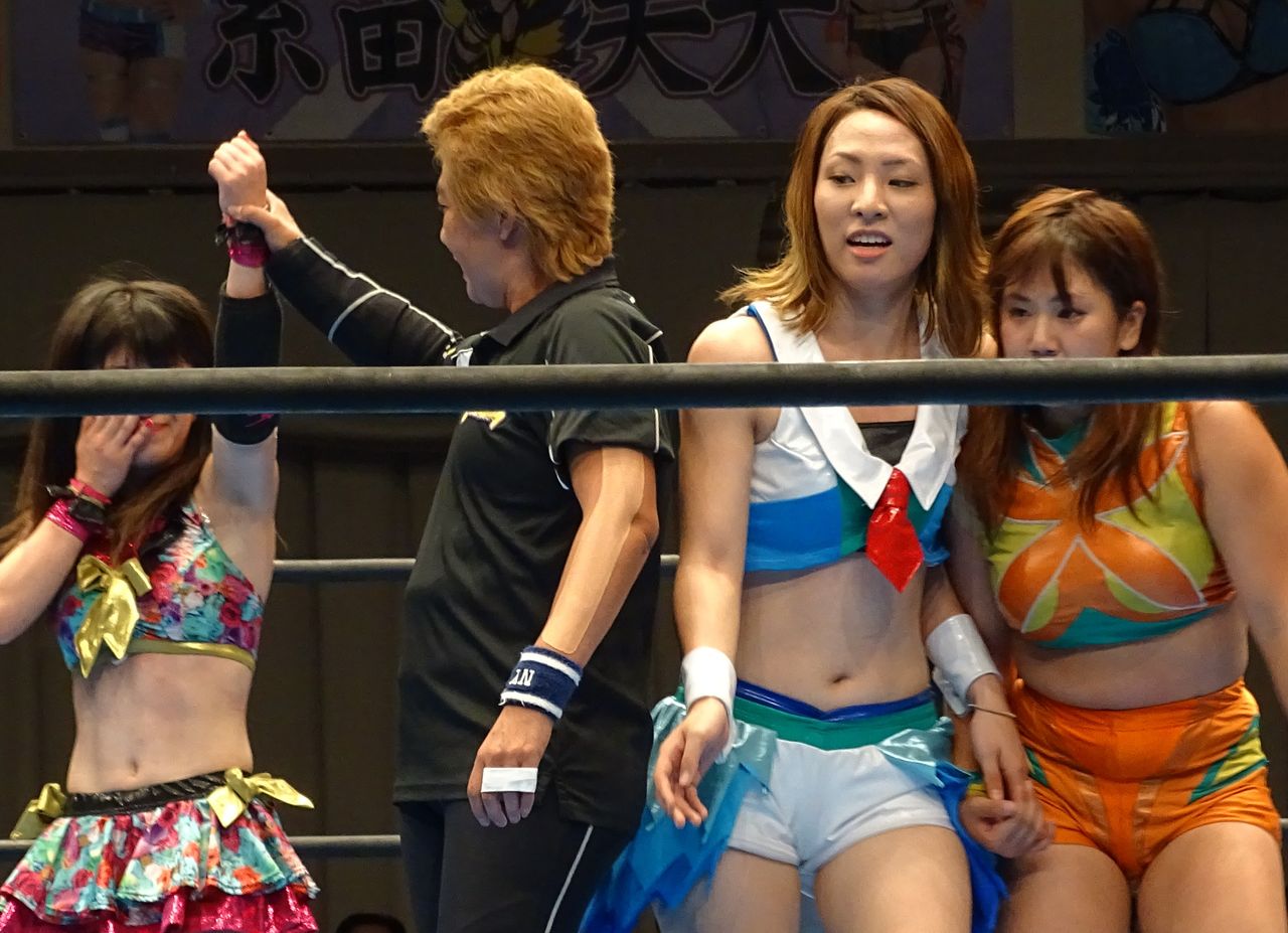 プロレスラー写真-blog　A館
                          長浜 浩江選手　2015/09
                        コメント