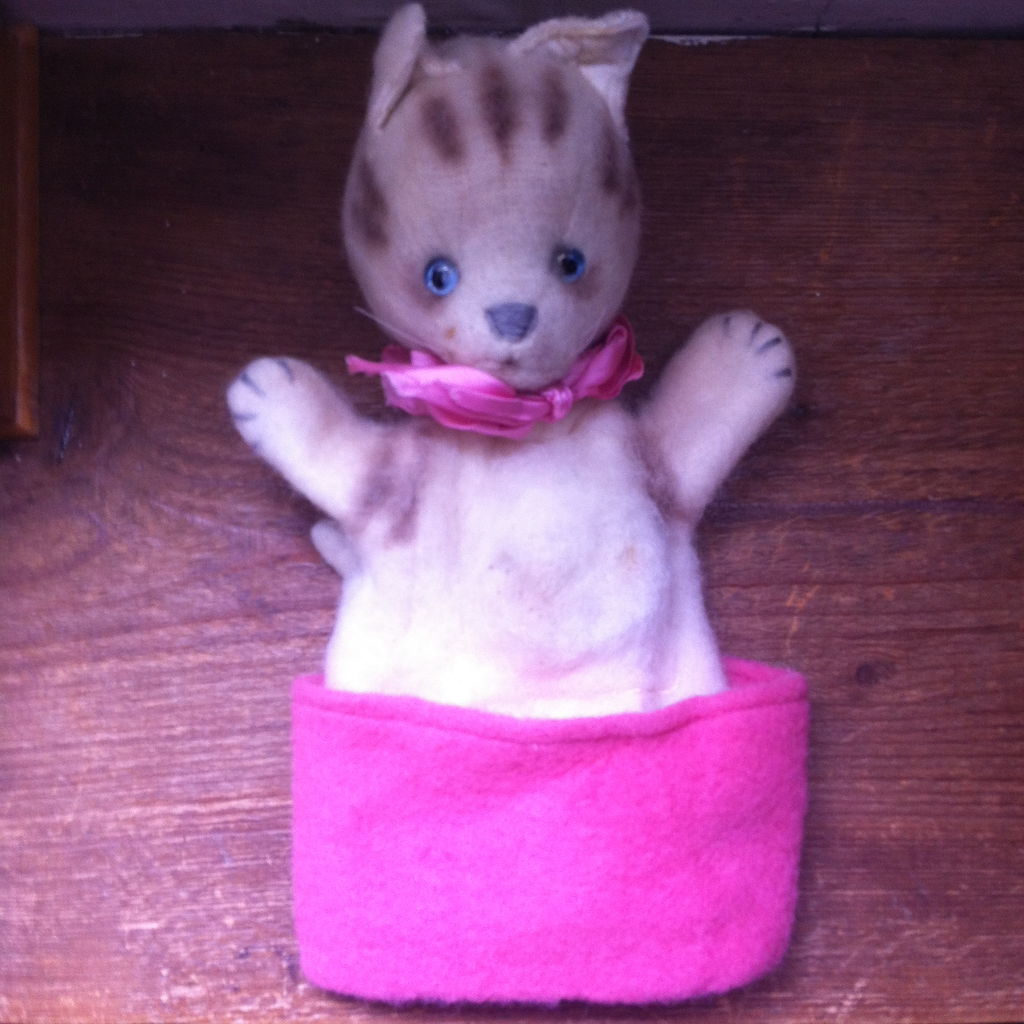 蚤の市での出会い : パリのネコ人形と蚤の市 〜 1/2Place