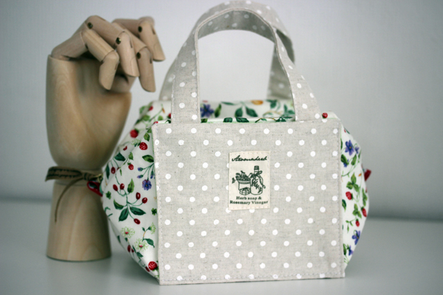 E173 137 24cmファスナーのキャラメルあおりバッグポーチ うねうねごろごろ Powered By ライブドアブログ