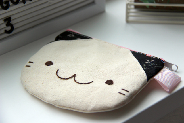 ネコの12cmファスナーポーチ H338-066 : うねうねごろごろ Powered by