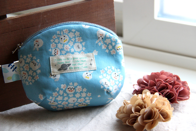 入れ口丸めの16cmファスナーポーチ K212-111 : うねうねごろごろ