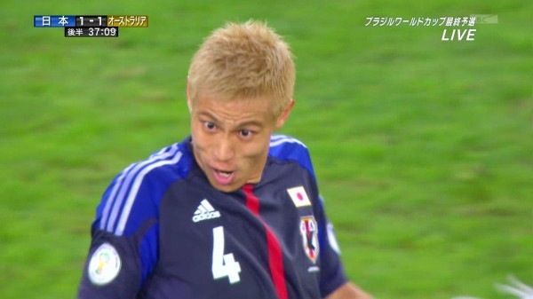 サッカー日本代表の絶対的皇帝 本田 の顔芸が面白すぎると話題に らばスポ ネットログの るつぼ 仮 サッカー日本代表の絶対的皇帝 本田 の顔芸が面白すぎると話題に らばスポ ネットログの るつぼ 仮