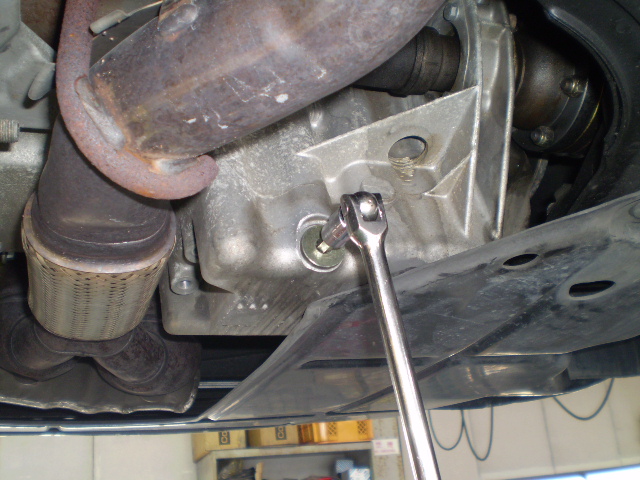 アルファ１４７ オイル交換 Unicom Cars Blog