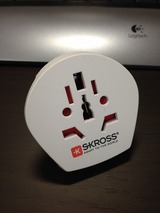 海外旅行といえば変換プラグ