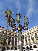 ガウディが若い頃にデザインしたという瓦斯燈