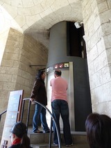 生誕のファサードのエレベーター