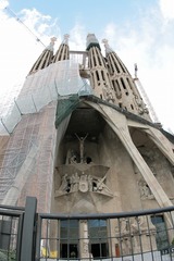 サグラダ・ファミリアの入口前(受難のファサード)