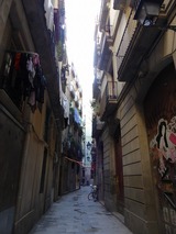 細い路地もあります