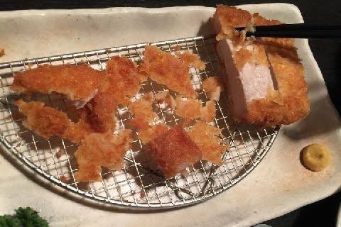 バカ「豚カツうめぇ!」 ワイ「……」(無言でソースを取り上げる) バカ「豚カツうめぇ!」 ワイ「……」(無言でソースを取り上げる)