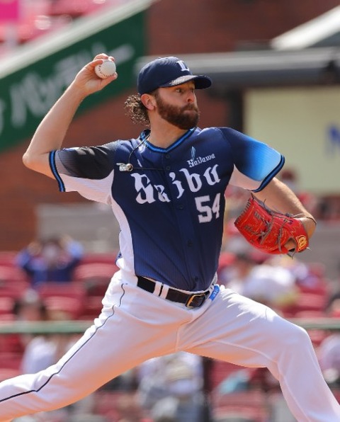 2021y06m01d_224401372